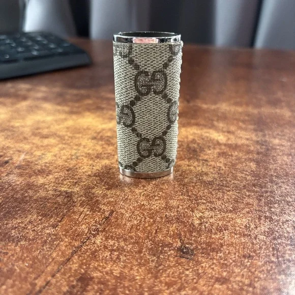 Upcycled Bic case - Picture 2 of 6